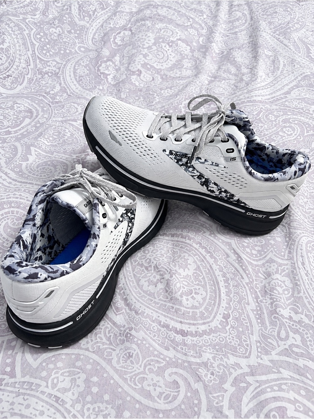 Brooks Ghost 15 Women’s Running Shoes - White and Black
